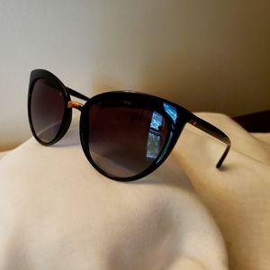 Dolce & Gabbana lightweight sunglasses (DG6113)